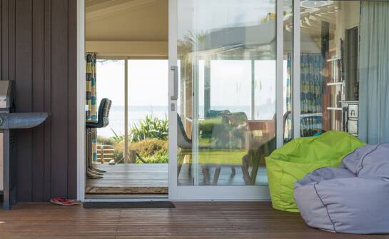 Wybór odpowiednich akcesoriów do drzwi szklanych przesuwnych