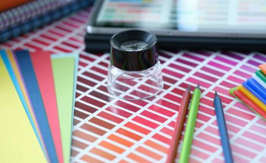 Jak drukarnia mikołów pomaga firmom w tworzeniu spersonalizowanych gadżetów eventowych?