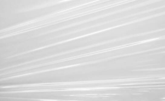 Rola folii stretch w redukcji uszkodzeń towarów podczas transportu