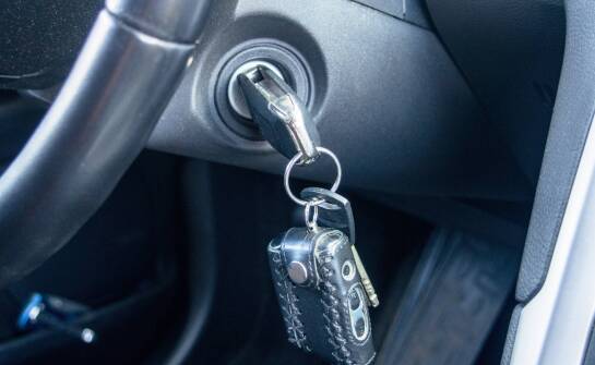 Na czym polega profesjonalna wymiana stacyjki po złamaniu kluczyka?