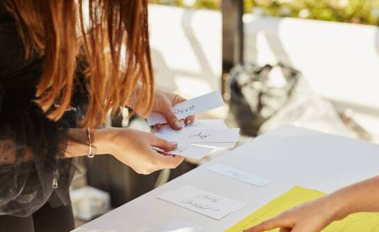 Kluczowe aspekty wynajmu sprzętu do głosowania na duże wydarzenia