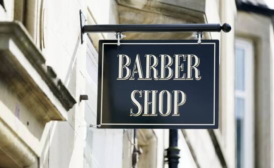 Szyld reklamowy a przepisy prawne – co warto wiedzieć?