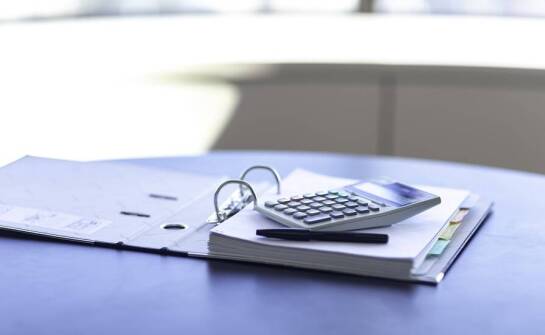 Jakie wsparcie w zakresie kadr i płac oferuje biuro rachunkowe?