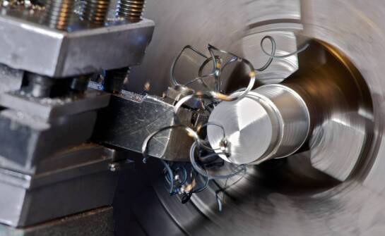 Jak obróbka CNC wspiera produkcję detali z aluminium?