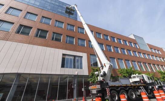 Znaczenie regularnej kontroli technicznej urządzeń używanych w pracach wysokościowych