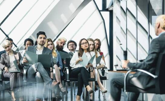 Rola szkoleń pracowników w obsłudze klienta na parkingach