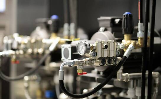 Welche Vorteile bietet der Einsatz von Druckluftanlagen in Produktionsprozessen?