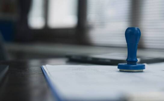 Jak wykorzystać pieczątki w codziennej pracy biurowej?