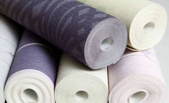 Jak szerokie paski do tapet mogą wpłynąć na estetykę wnętrza?