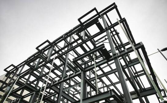 Zastosowanie konstrukcji stalowych w budowie pomieszczeń gospodarczych