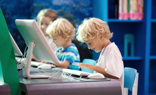 Korzyści z używania komputerów dla szkół w edukacji zdalnej