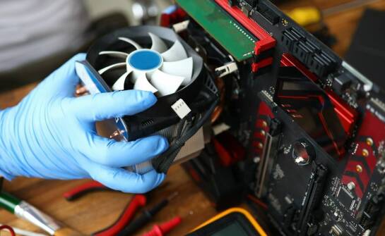 Jak naprawa laptopa może wpłynąć na jego wydajność?