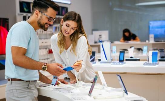 Jak sklep komputerowy we Wrocławiu dostosowuje się do najnowszych trendów technologicznych?