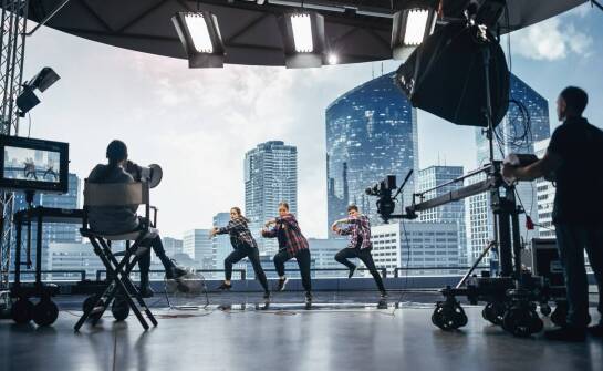 Was sind die wichtigsten Phasen beim Bühnenbildbau?