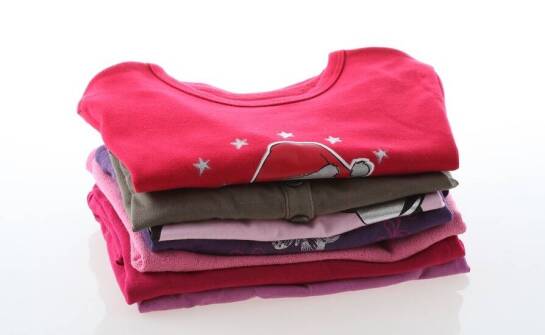 Jak wybrać idealne koszulki damskie z nadrukiem na prezent?