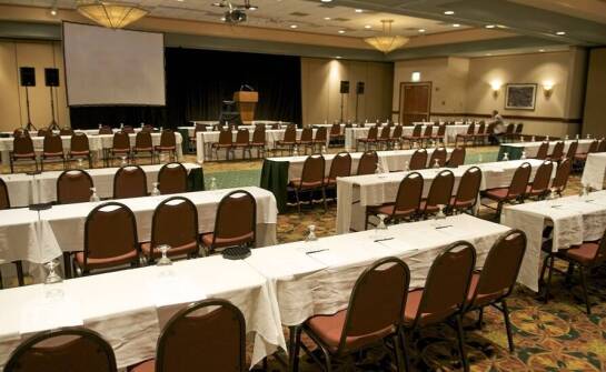 Jak hotel na konferencje może pomóc w promocji wydarzenia i przyciągnięciu uczestników?