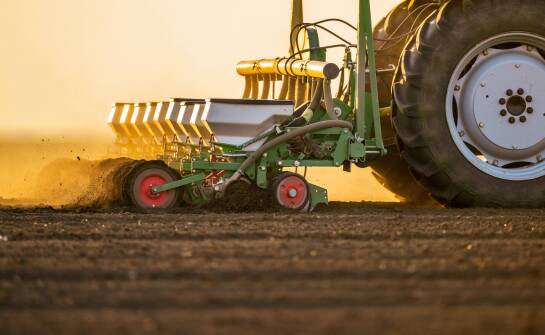 Jakie nowe funkcje oferują najnowsze modele sadzarek do ziemniaków?