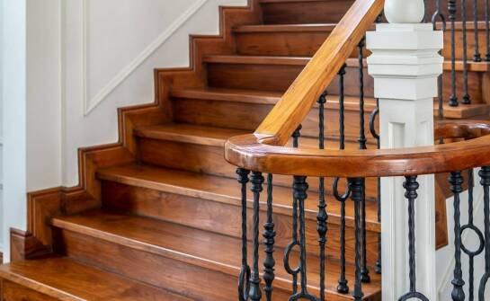 Wycieraczki na schody – jak dobrać odpowiedni kolor i wzór do wnętrza?