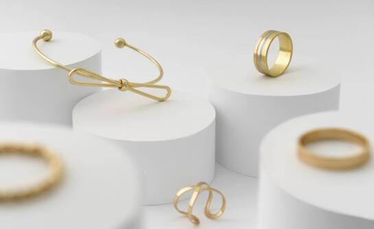 Jakie materiały najczęściej łączone są z kryształami w Swarovski pierścionkach?