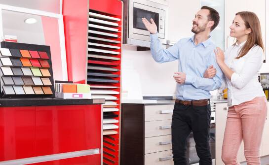 Efektywność różnych rodzajów materiałów POS w zwiększaniu sprzedaży