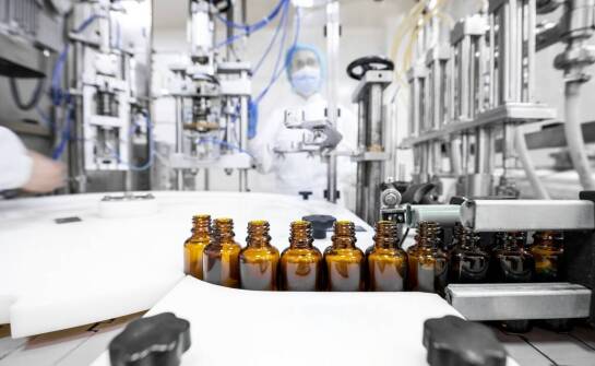 Jak producent słoików dostosowuje ofertę do potrzeb rynku chemicznego?