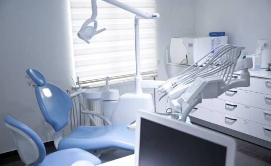 Co musi obejmować podstawowy zestaw sprzętu do nowego gabinetu?