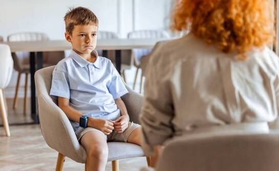 Czym różni się psychoterapia dzieci i młodzieży od psychoterapii dorosłych?
