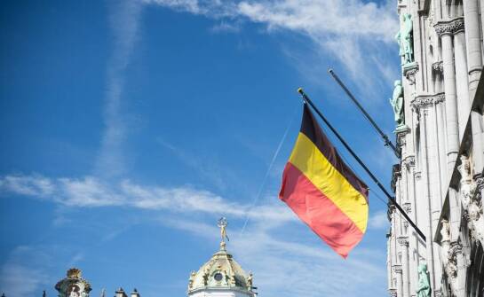 Jakie znaczenie ma estetyka masztów flagowych w przestrzeni miejskiej?