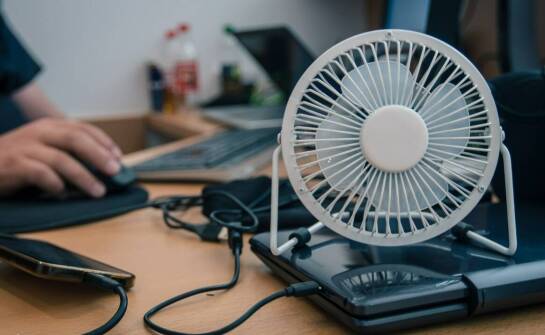 Ocena prędkości powietrza jako kluczowy element analizy mikroklimatu