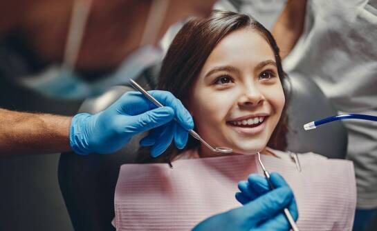Znaczenie regularnych kontroli stomatologicznych dla dzieci w praktyce dentysty dziecięcego Wysoka