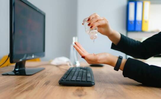 Akcesoria higieniczne w miejscu pracy – dlaczego są niezbędne?