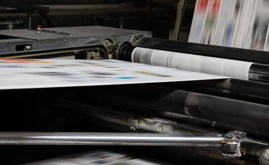 Różnorodność materiałów wykorzystywanych w produkcji rakli do sitodruku