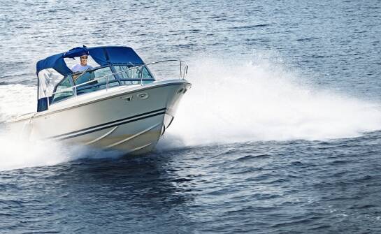 Motorowodny sternik morski kurs: jak utrwalić zdobytą wiedzę i umiejętności?