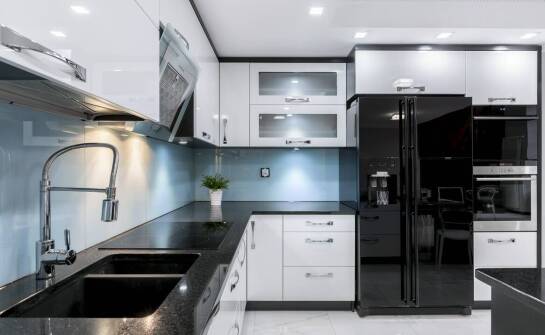 Oświetlenie szafkowe - kluczowe elementy funkcjonalnego wyposażenia kuchni