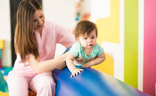 Jak rehabilitacja dzieci wspiera ich rozwój emocjonalny?