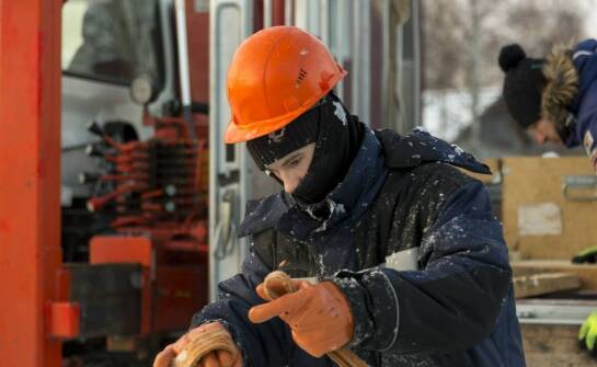 Bezpieczeństwo w pracy a szkolenia BHP po ukraińsku – co warto wiedzieć