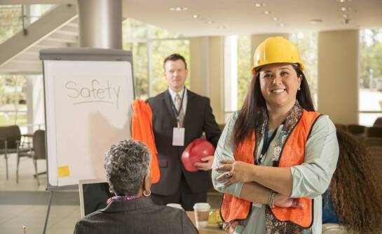 Szkolenie BHP – obowiązki, przebieg i najważniejsze informacje dla firm