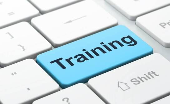 Szkolenie wstępne – najważniejsze informacje i etapy przygotowania