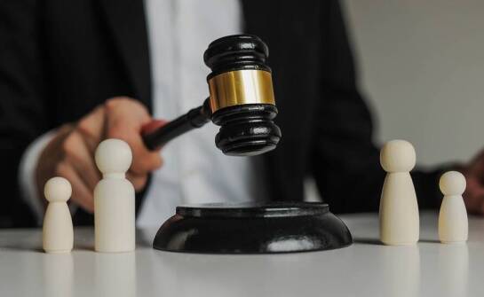 Strategiczne podejście do negocjacji alimentów z pomocą adwokata rozwodowego