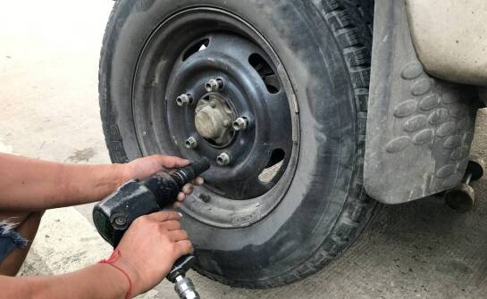 Mobilna wulkanizacja – szybkie i wygodne rozwiązanie problemów z oponami