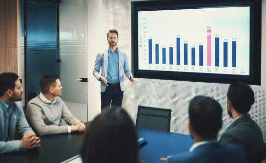 W jaki sposób outsourcing kadr i płac wpływa na retencję pracowników?