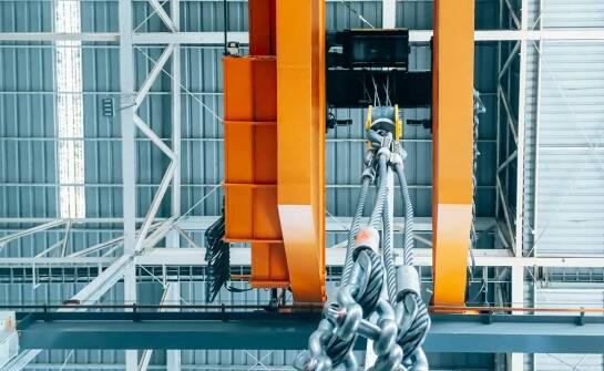 Jakich błędów unikać przy transporcie maszyn?