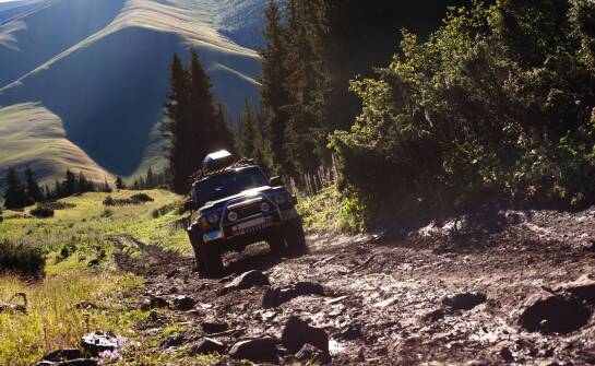 Organizacja rajdów terenowych: odkryj off-road we wsi na stokach złotego gronia