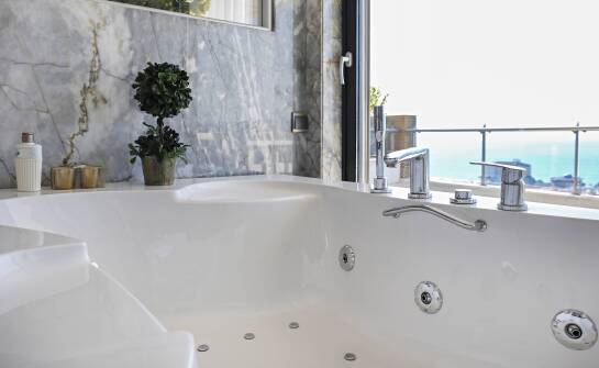 Dlaczego odporność na wodę jest kluczowa dla sterowników do wanien z hydromasażem?