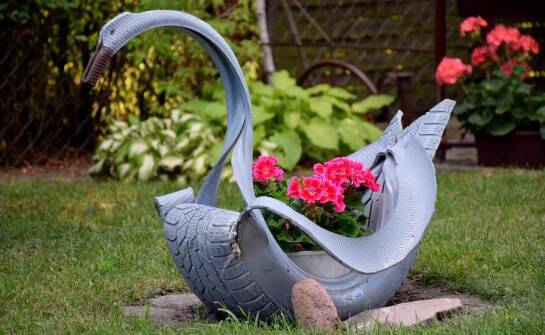 Artykuły dekoracyjne a sezonowe zmiany w aranżacjach ogrodowych