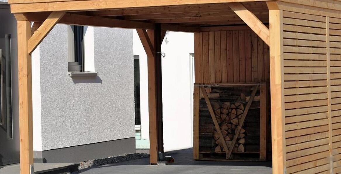 Jakie są kluczowe cechy dobrej jakości wiaty garażowej z domkiem narzędziowym?