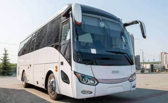 Wynajem busów w Warszawie: nowoczesne rozwiązania dla każdej grupy