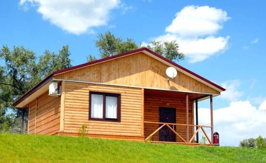 Wynajem domku krótkoterminowego – rozwiązanie dla podróżujących ze zwierzętami