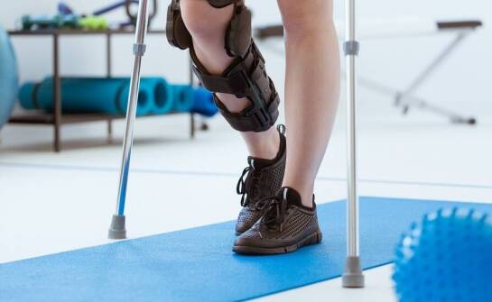 Jakie są różnice między rehabilitacją ortopedyczną a neurologiczną?