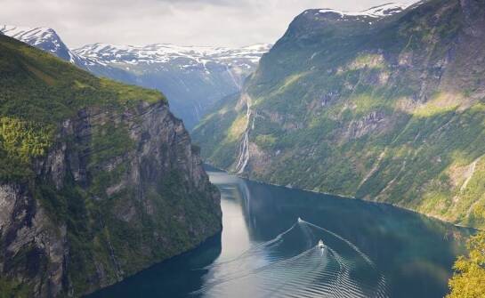 Norweskie fiordy: magiczne miejsca, które musisz zobaczyć podczas rejsu